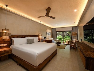 Royal Retreat Deluxe Garden Suite