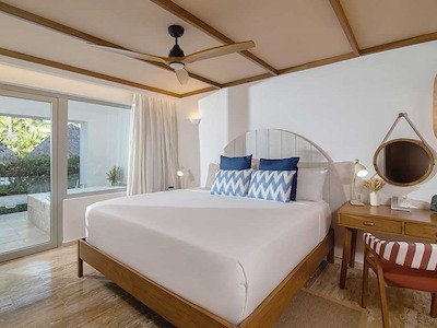 Zel Swim Up Master Suite