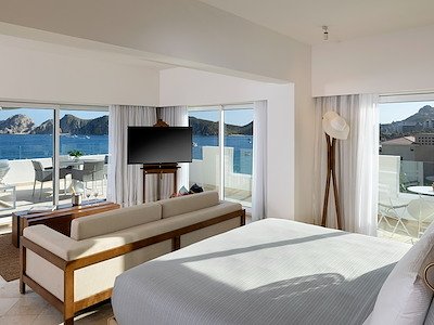 Exclusive ME+ Suite With Hot Tub and Terrace