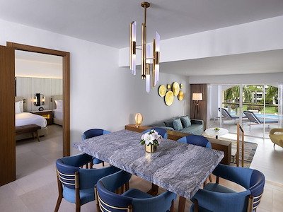 Rock Suite (Two Bedroom ) Three King Beds & Two Sofa Beds with Personal Assistant