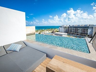 Elegance Club Plunge Pool Suite 18+