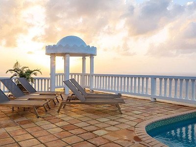 Hilltop Four Bedroom Villa with Pool