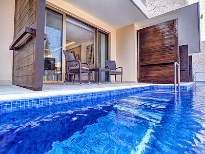 Luxury Junior Suite Swim Out