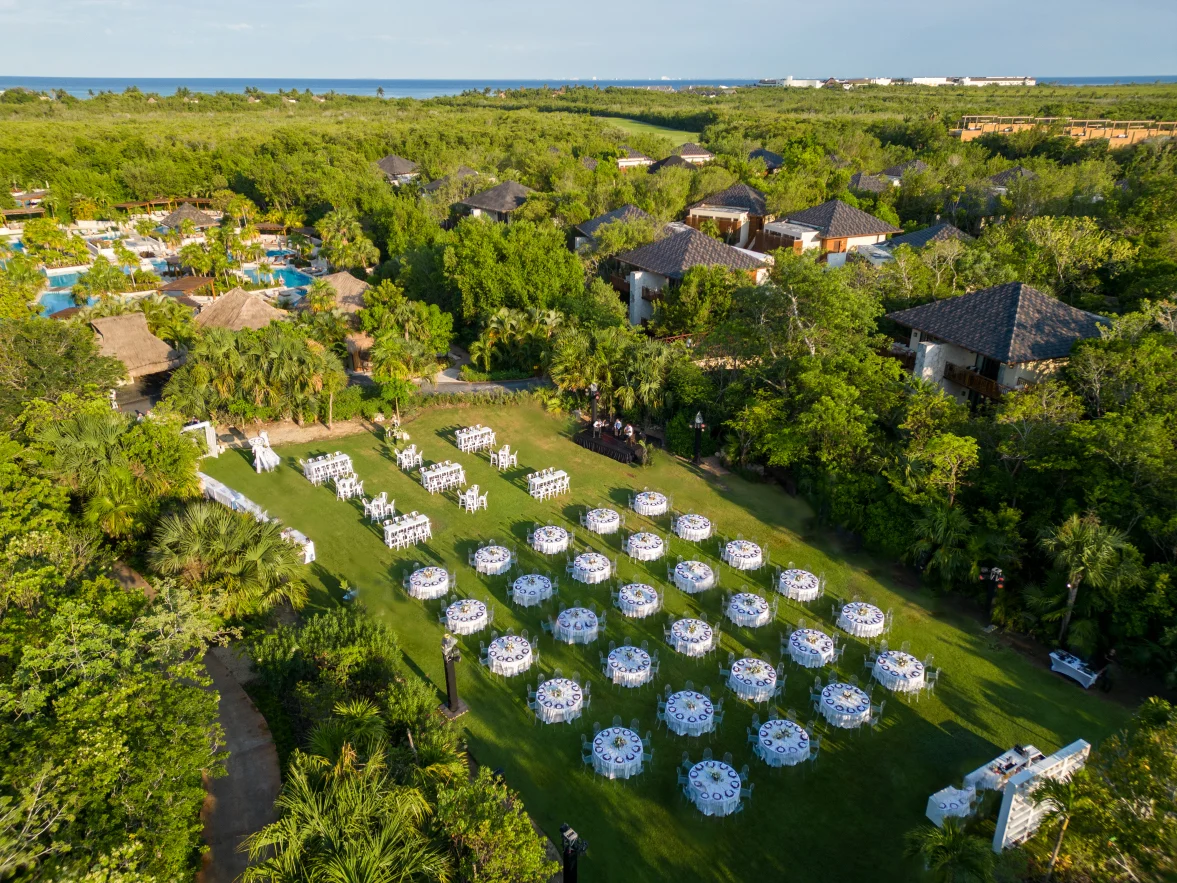 Isla Lawn