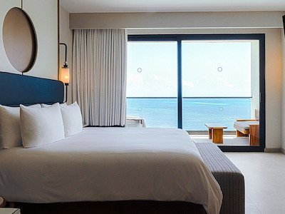 Oceanfront King Accessible