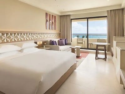 Club Ocean Front Master Suite