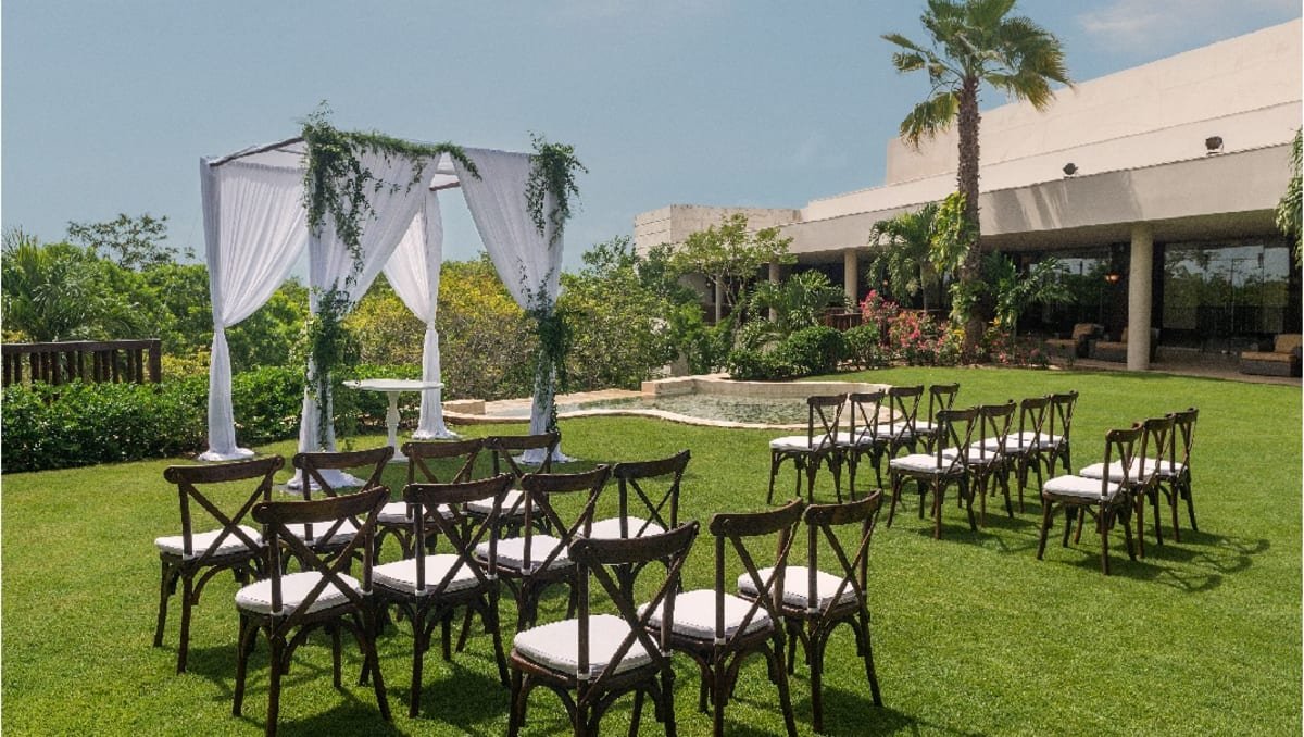 Terraza Lawn