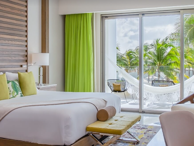 Junior Suite 1 King Bed