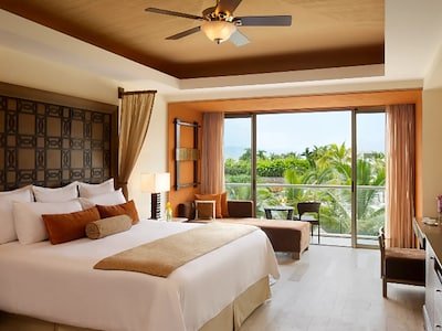 Junior Suite Garden View King