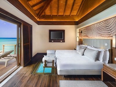 Luxury Junior Sunset Overwater Suite Diamond Club