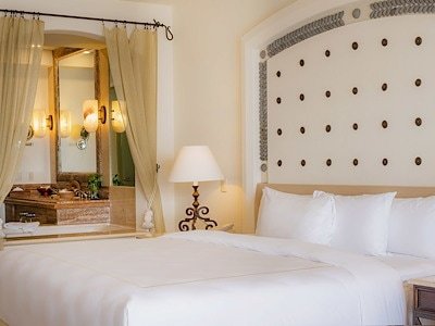 Junior Suite Ocean Front King