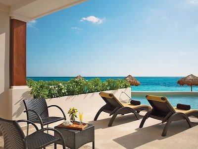 Preferred Club Junior Suite Ocean Front Swim Out Double