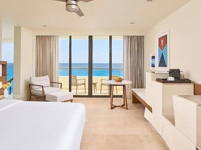 Ocean Front Lighthouse Suite (With Sofa Bed)