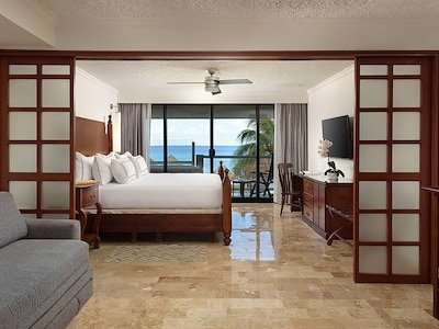 Premium One Bedroom Suite Ocean Front