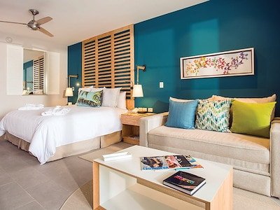 Preferred Club Junior Suite Partial Ocean View Double