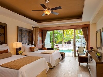 Preferred Club Junior Suite Swim Out Garden View Double