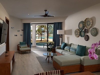 Preferred Club Master Suite Swim Out
