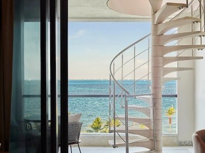 SLS Elite Ocean View Rooftop King