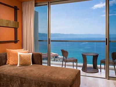 Junior Suite Ocean View King