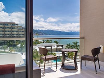 Preferred Club Junior Suite Ocean View Double