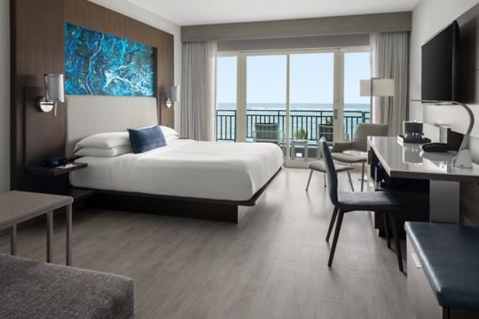 Guest Room, 1 King, Oceanfront (Main Tower)