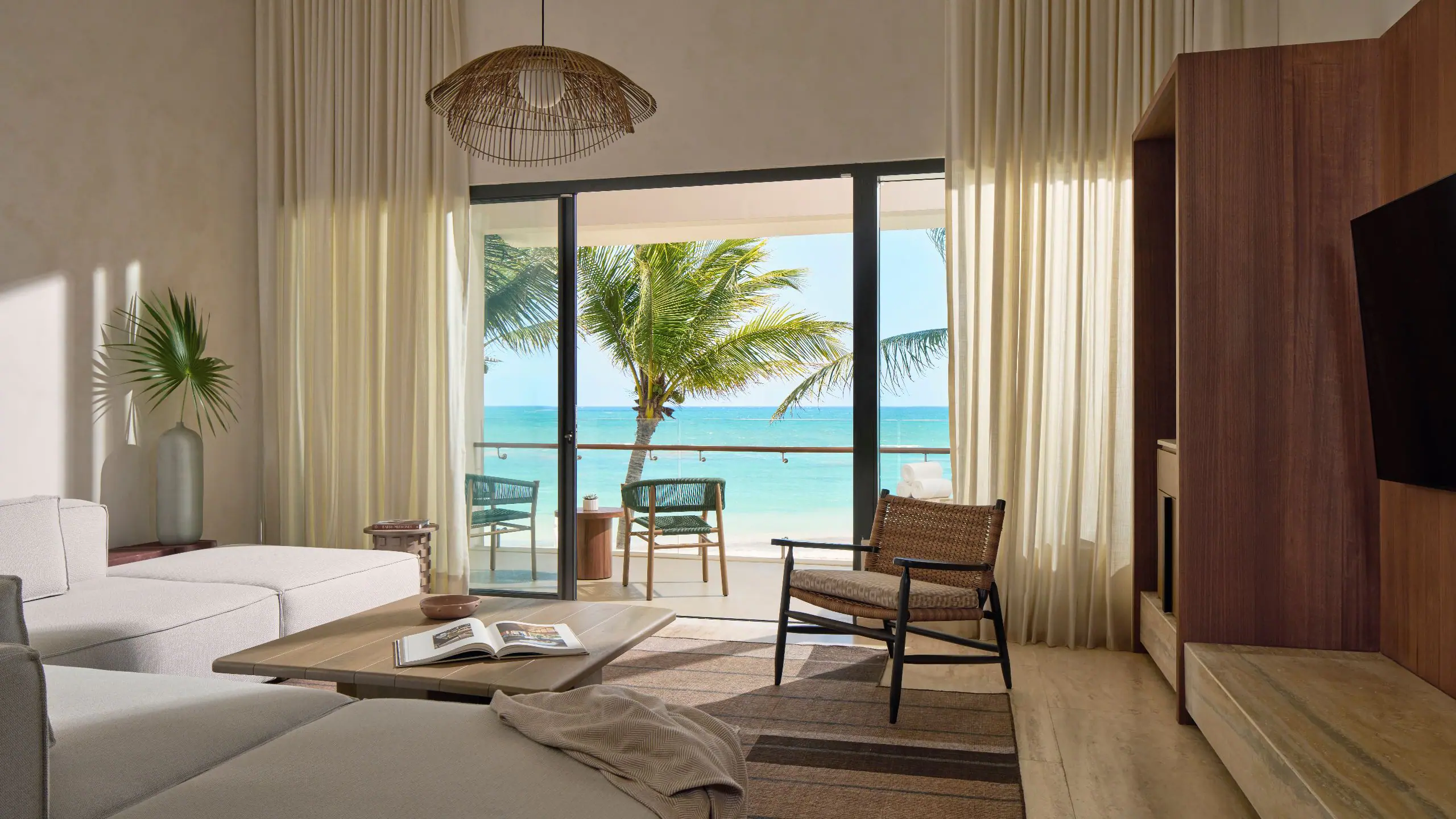 Beach Front Suite (with Plunge Pool)
