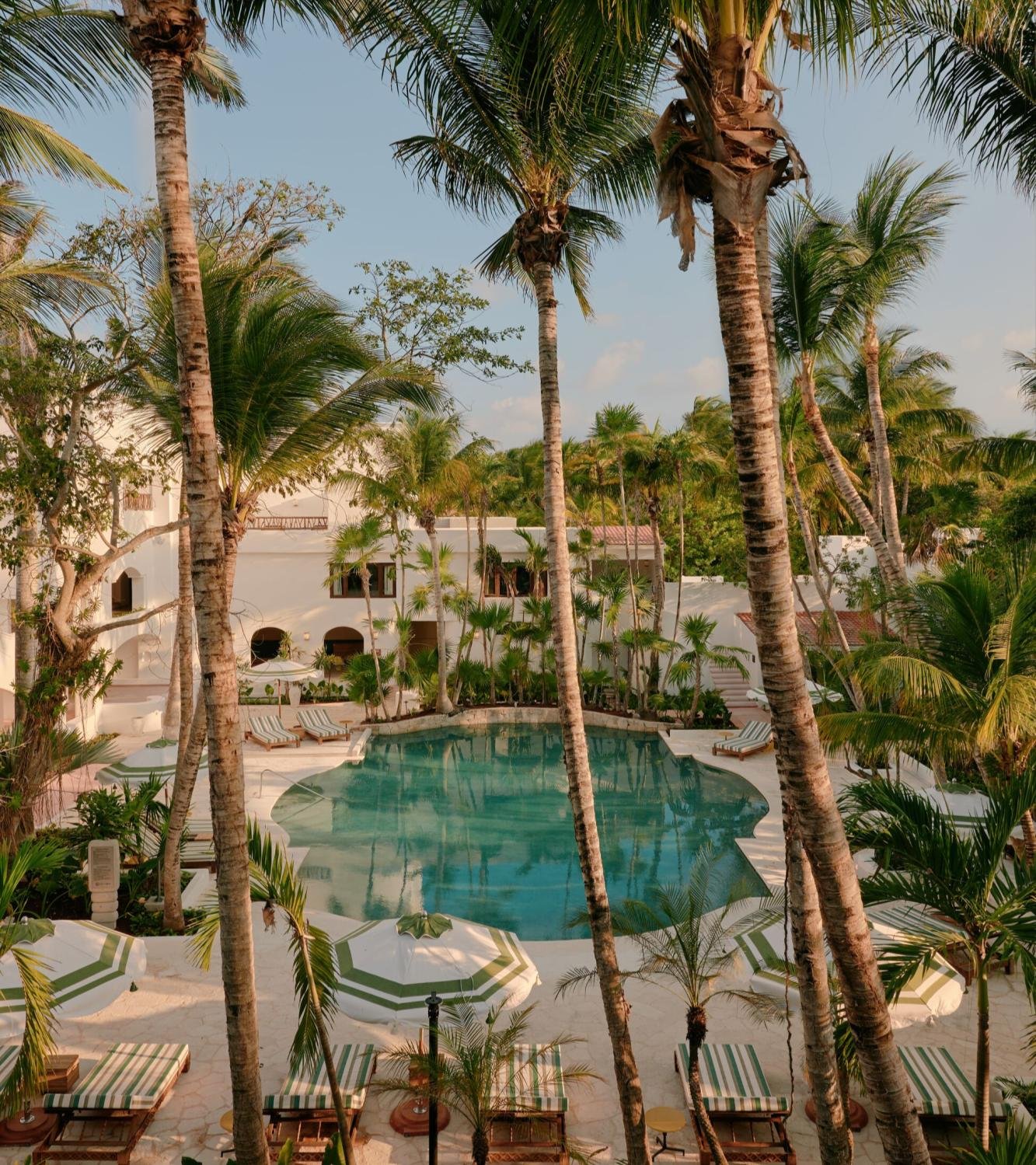 Aquarius Pool