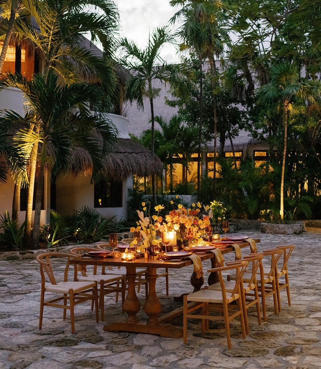 Las Ranas Courtyard