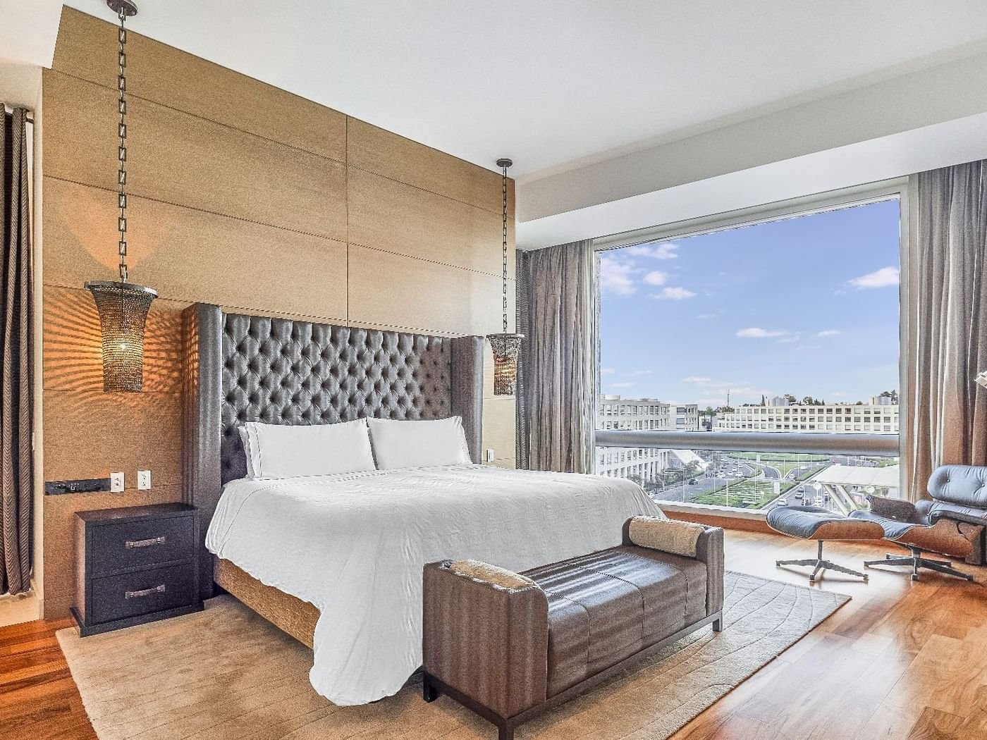 Sol Presidential Suite