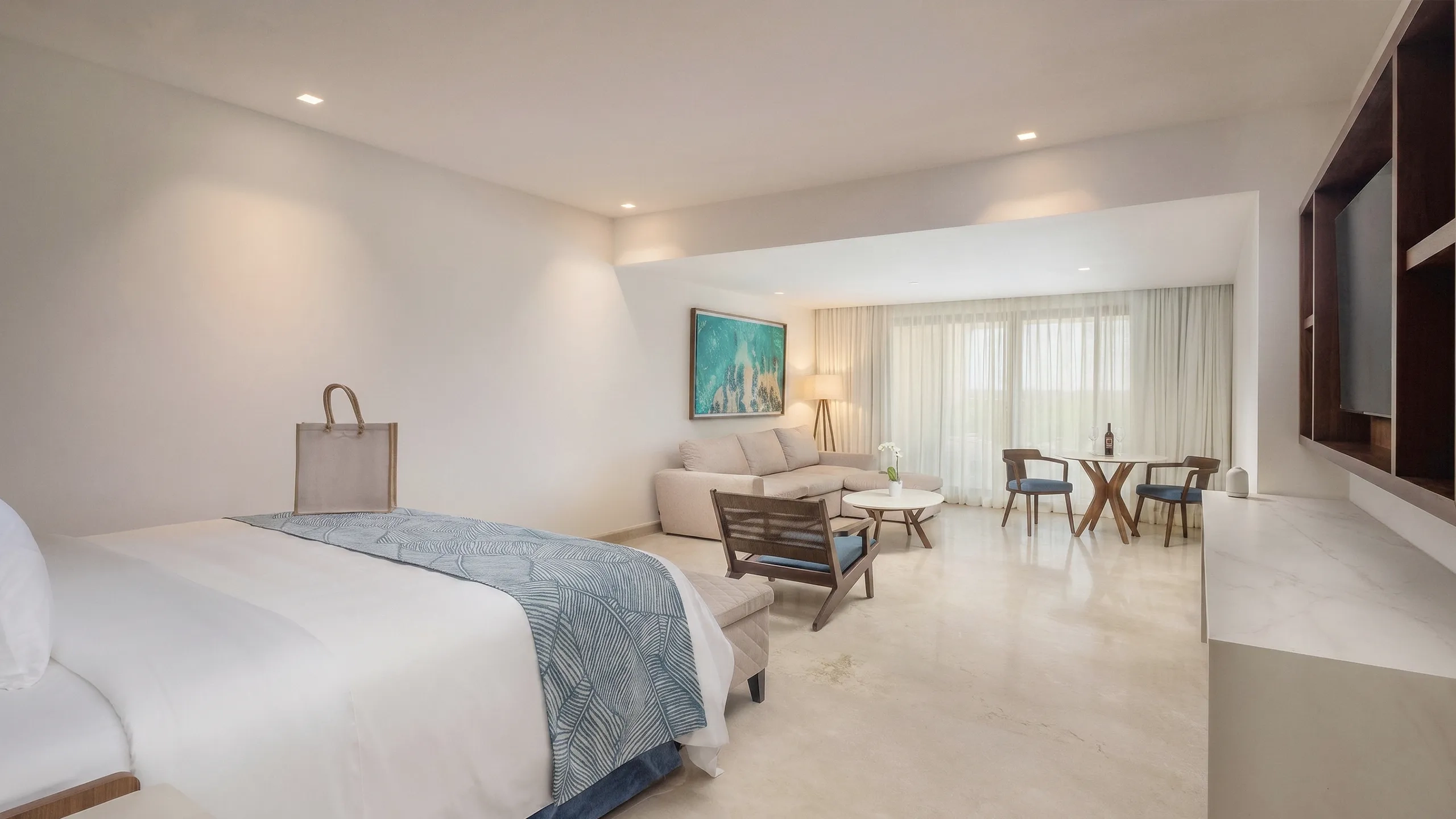 Grand Swim-Up Suite